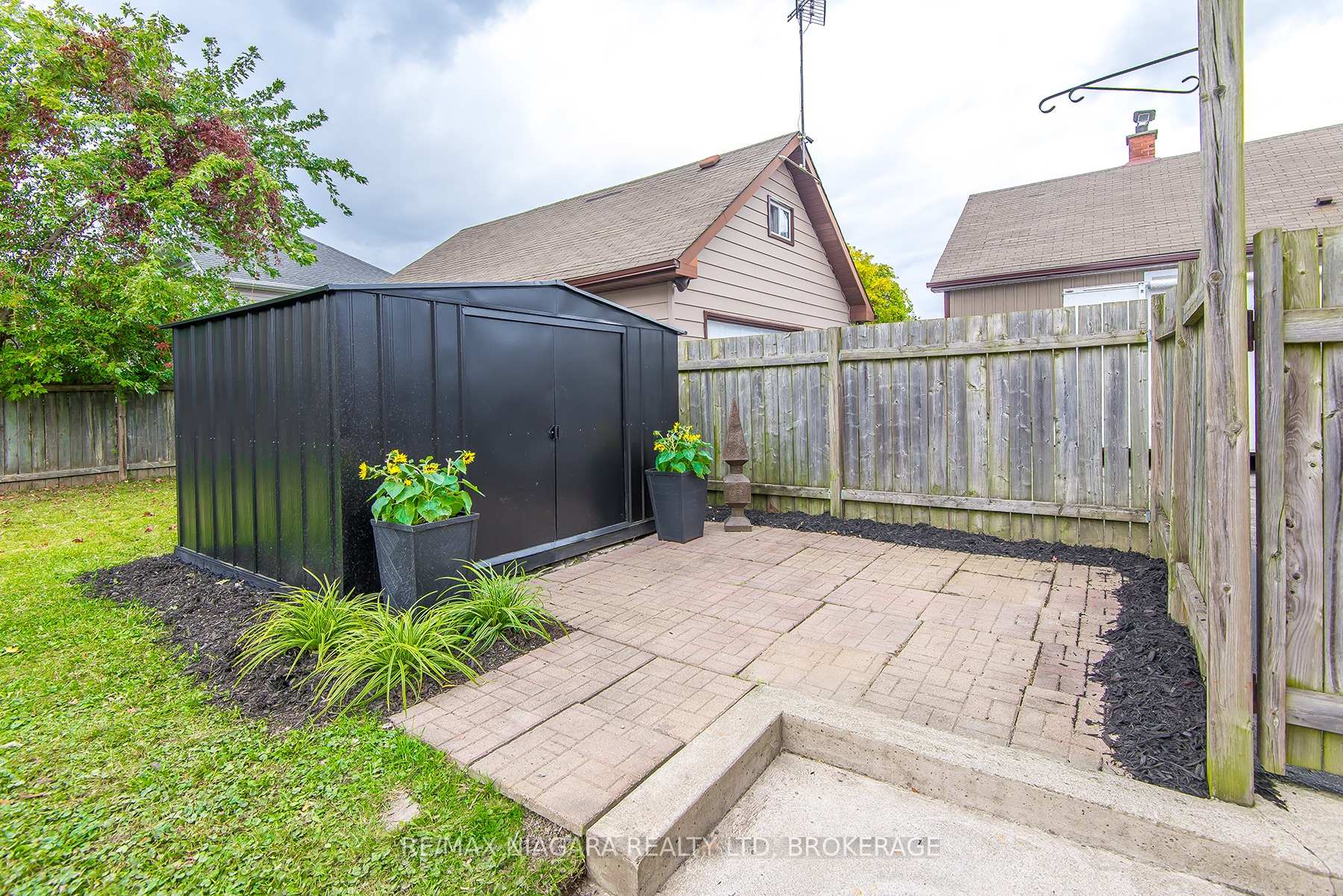 Photo 12 of 463 Wallace Avenue N, Welland, Welland Downtown — HOMEH