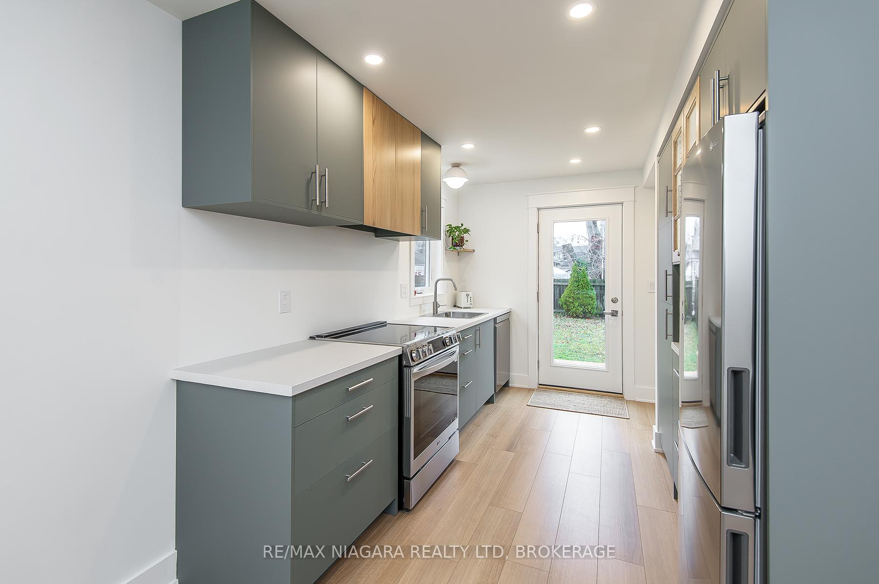 Photo 19 of 463 Wallace Avenue N, Welland, Welland Downtown — HOMEH