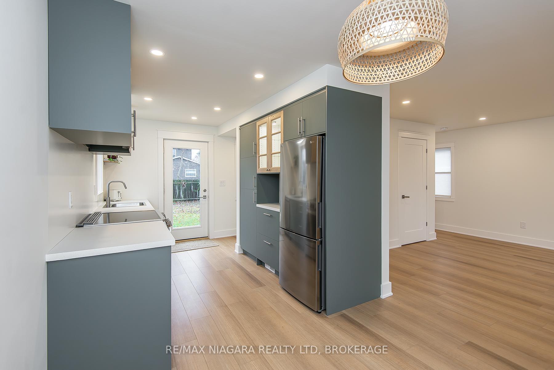 Photo 20 of 463 Wallace Avenue N, Welland, Welland Downtown — HOMEH