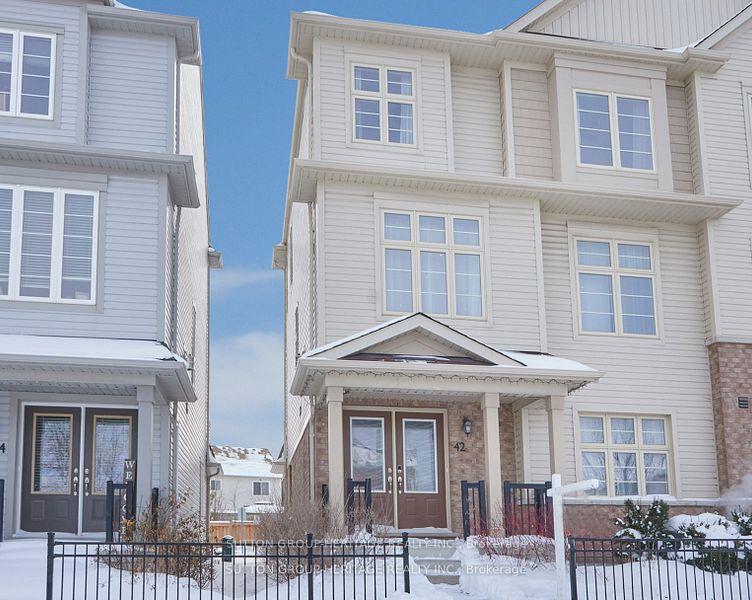 Photo 2 of 42 Westbury Way, Whitby, Brooklin — HOMEH