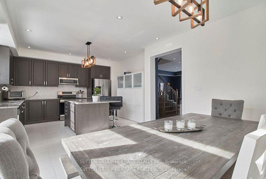 Photo 5 of 42 Westbury Way, Whitby, Brooklin — HOMEH