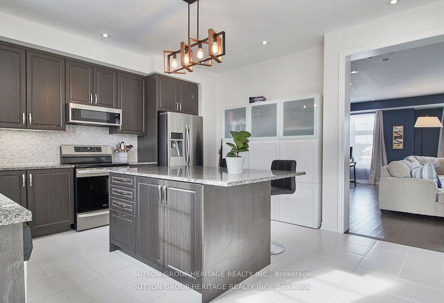 Photo 7 of 42 Westbury Way, Whitby, Brooklin — HOMEH