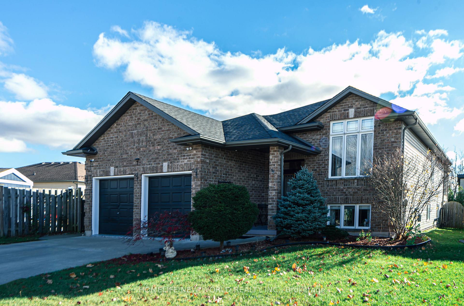 Front of 7 Lynbrook Lane