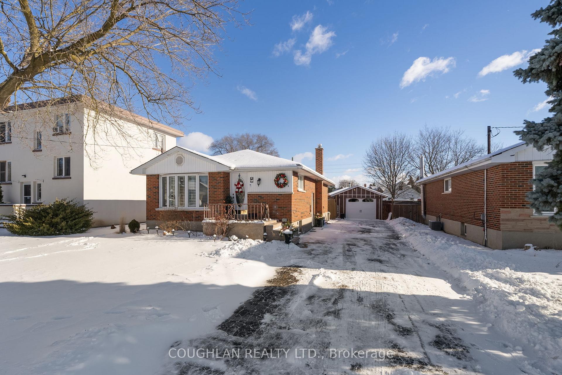 Photo 4 of 925 Byron Street N, Whitby, Williamsburg — HOMEH