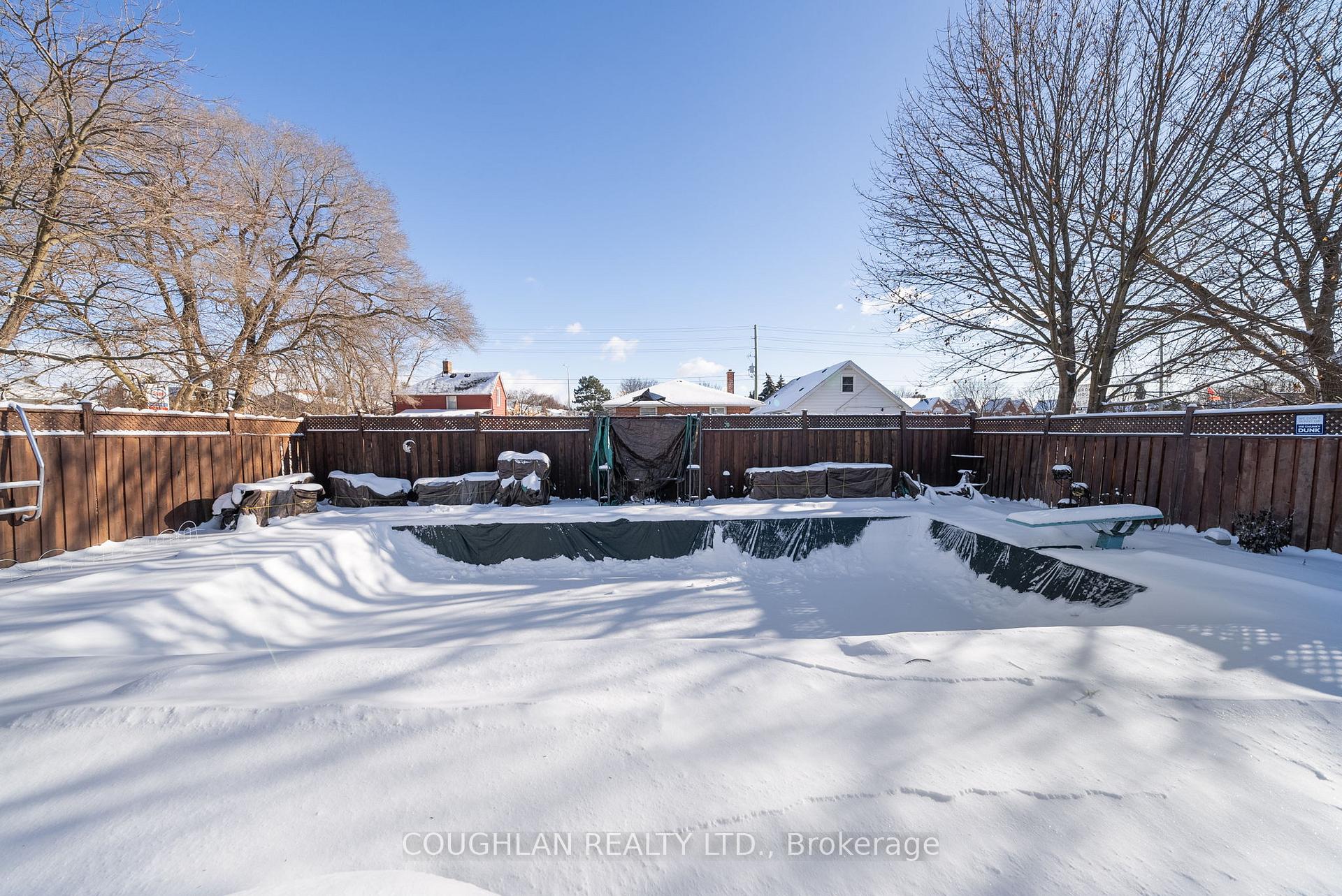 Photo 35 of 925 Byron Street N, Whitby, Williamsburg — HOMEH