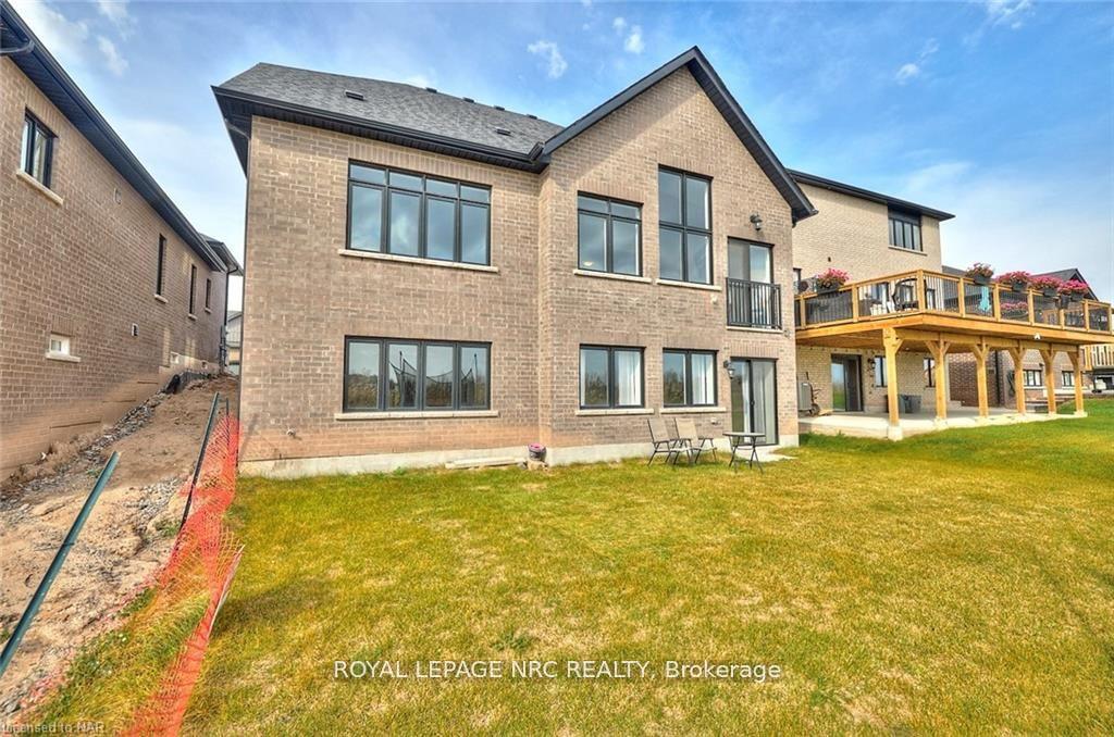 Photo 3 of 42 Shoreview Drive, Welland, Hwy 406/Welland — HOMEH