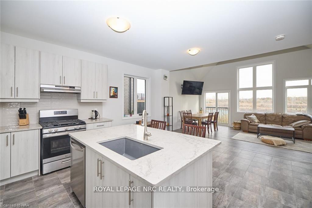 Photo 7 of 42 Shoreview Drive, Welland, Hwy 406/Welland — HOMEH