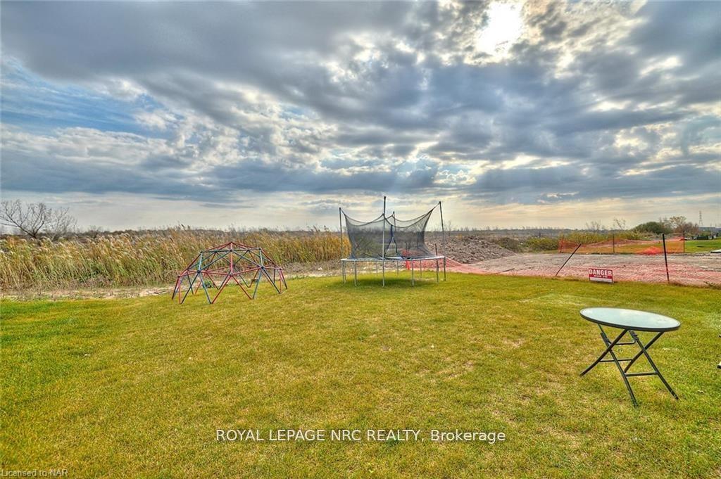 Photo 35 of 42 Shoreview Drive, Welland, Hwy 406/Welland — HOMEH