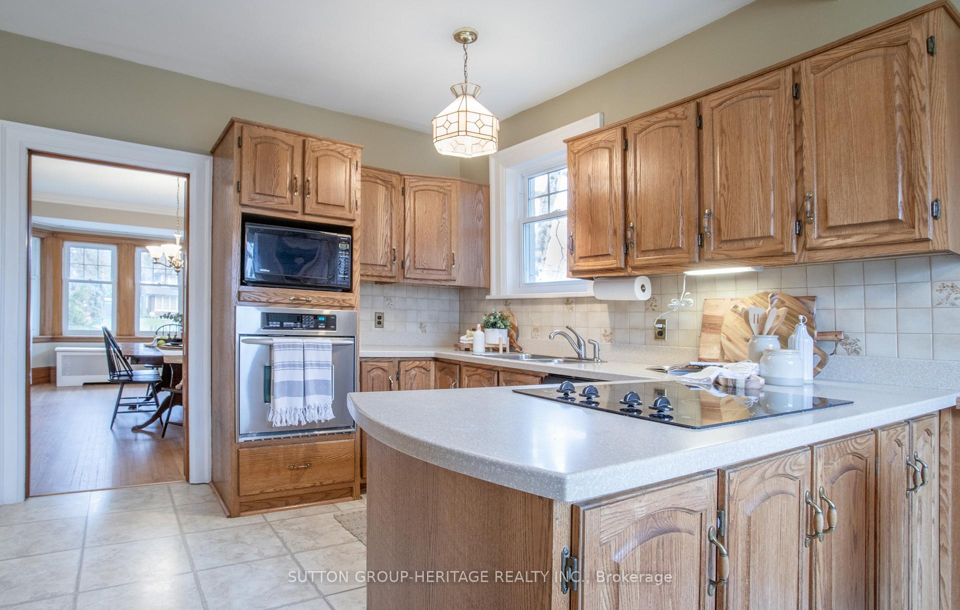 Photo 11 of 371 King Street E, Oshawa, Central — HOMEH