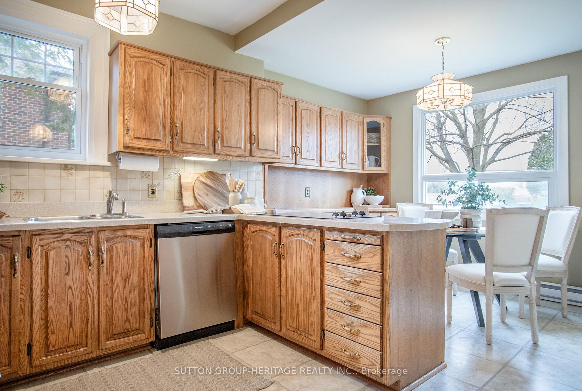 Photo 12 of 371 King Street E, Oshawa, Central — HOMEH