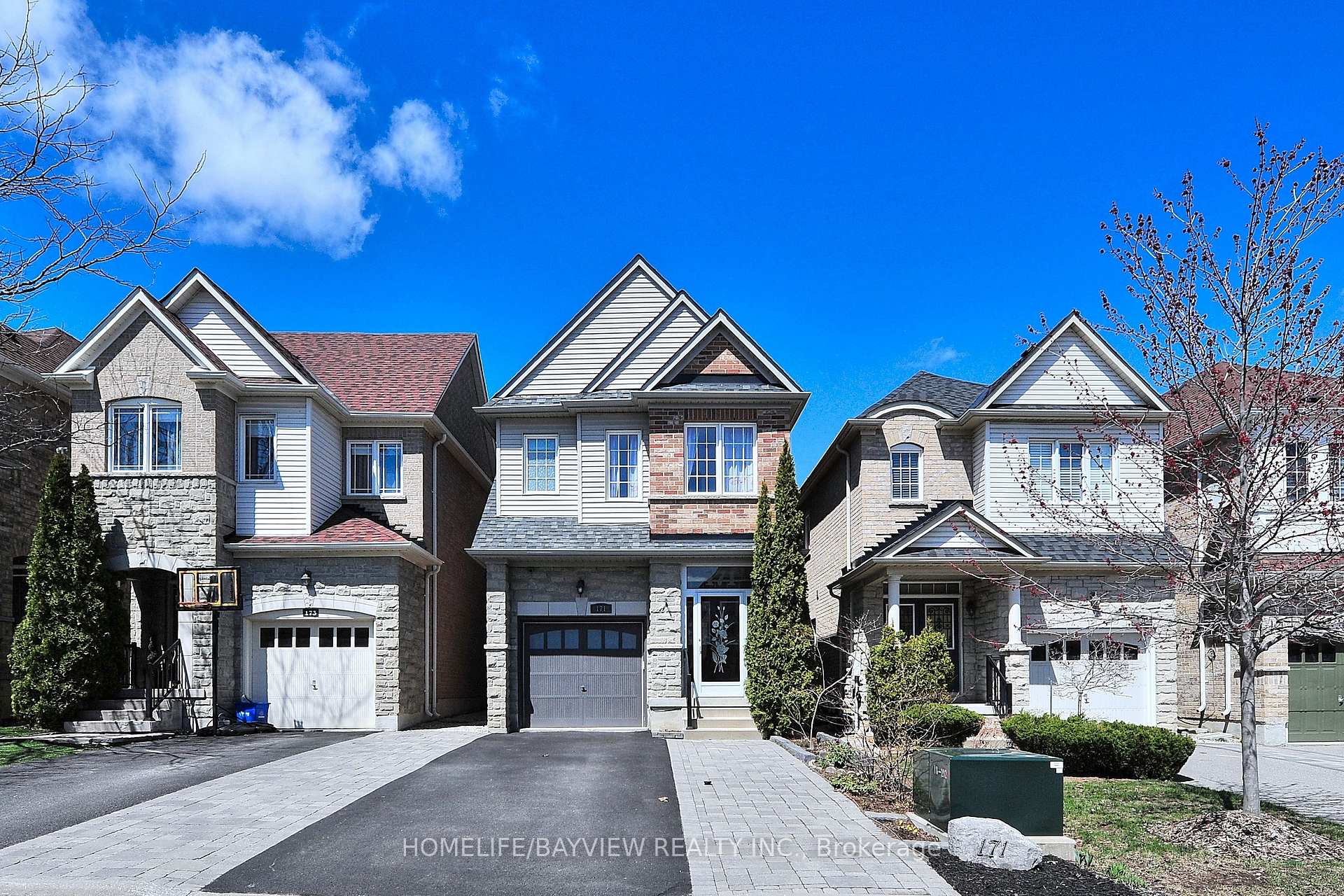 Front of 171 Carrier Crescent