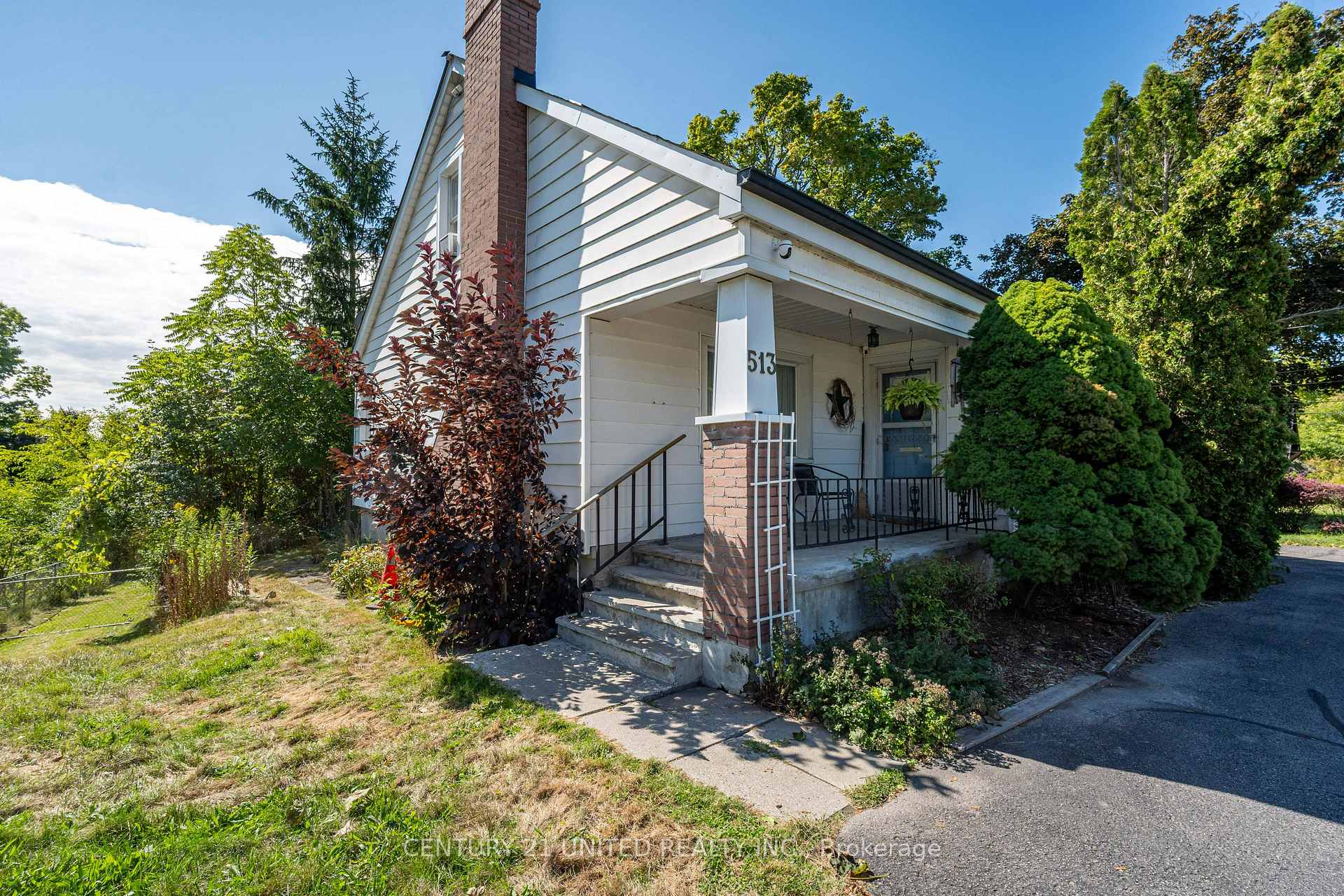 Photo 3 of 513 Parkhill Road W, Peterborough, Town Ward 3 — HOMEH