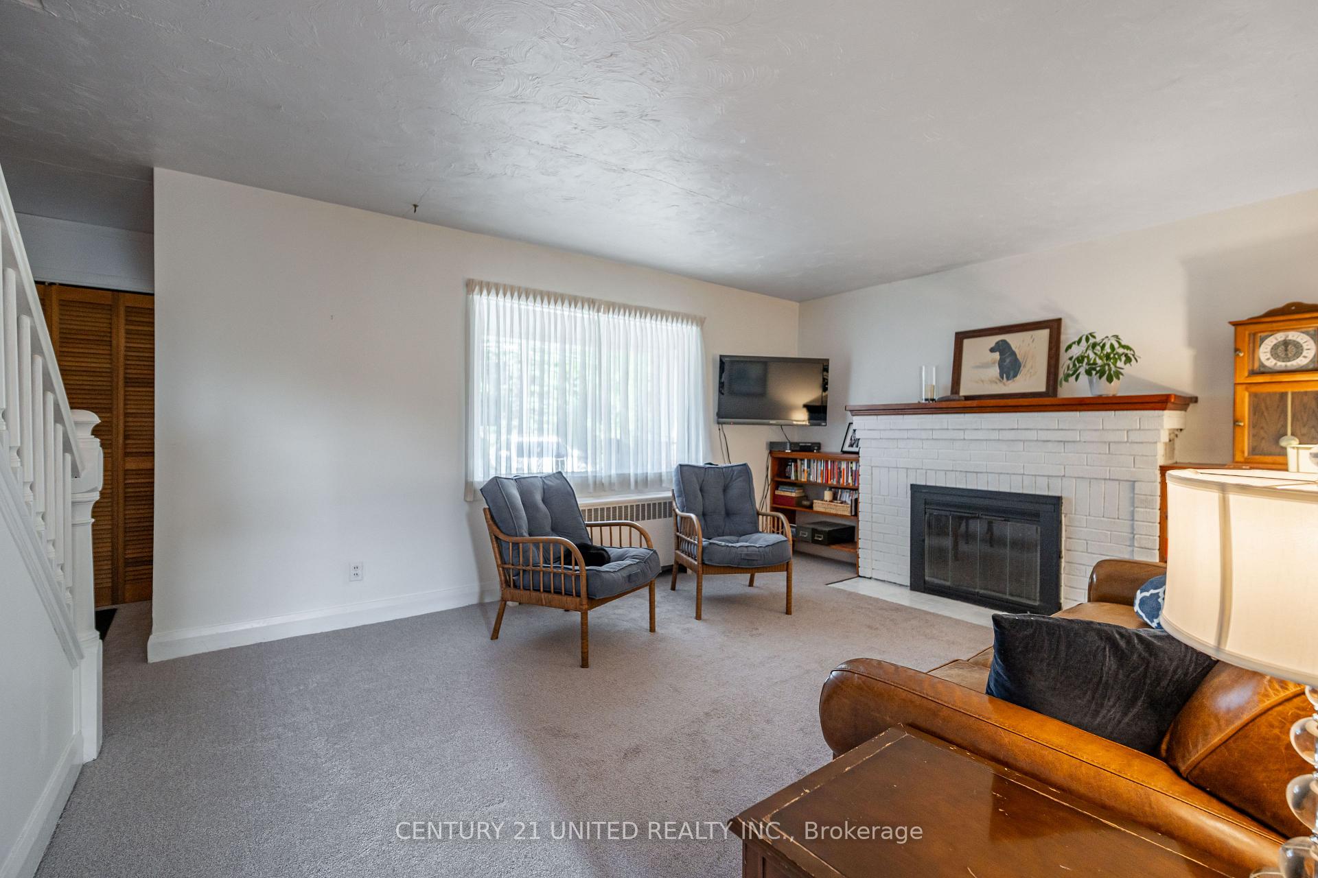 Photo 6 of 513 Parkhill Road W, Peterborough, Town Ward 3 — HOMEH
