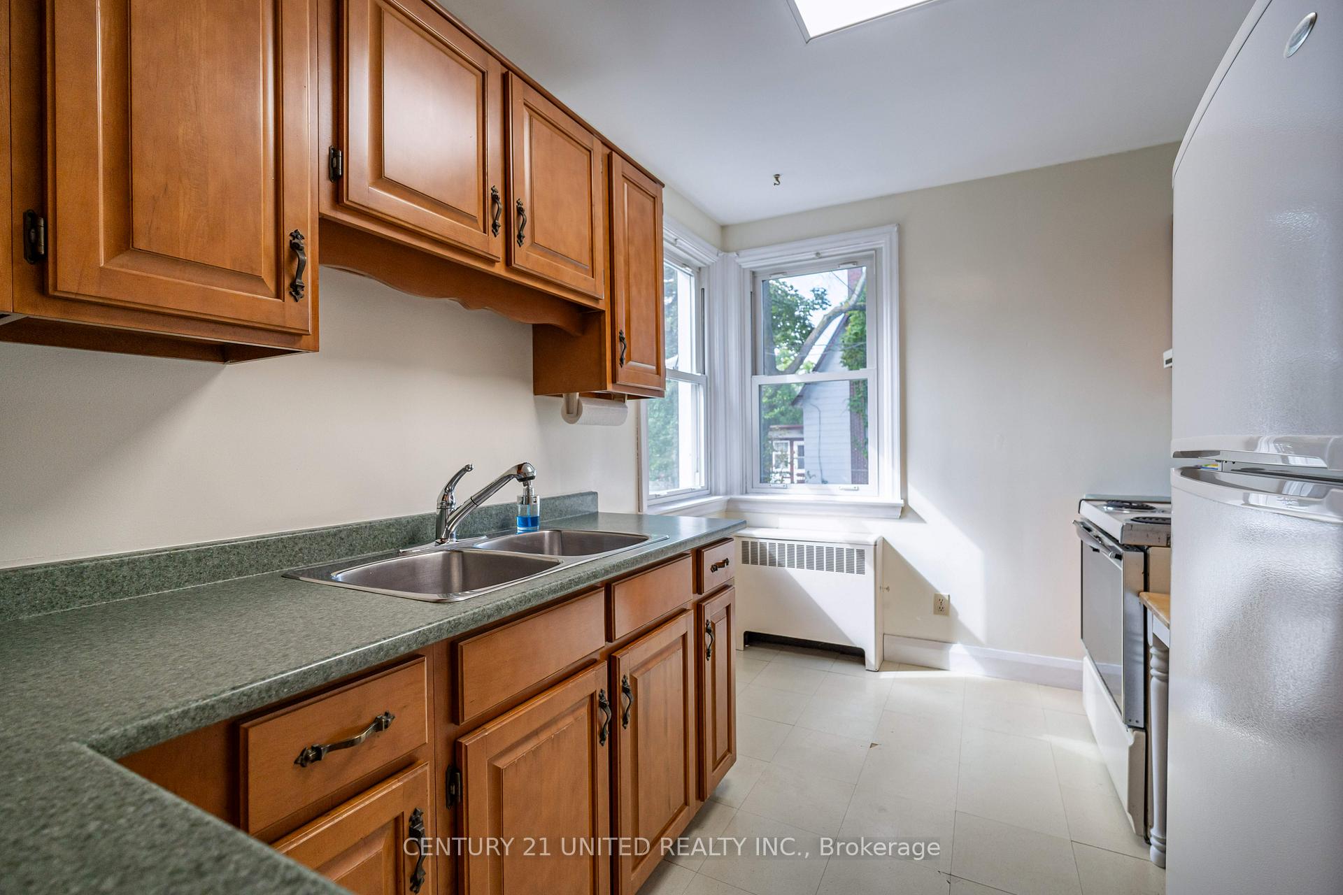 Photo 9 of 513 Parkhill Road W, Peterborough, Town Ward 3 — HOMEH