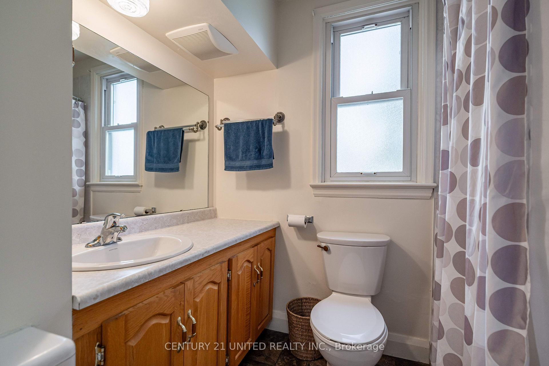 Photo 11 of 513 Parkhill Road W, Peterborough, Town Ward 3 — HOMEH