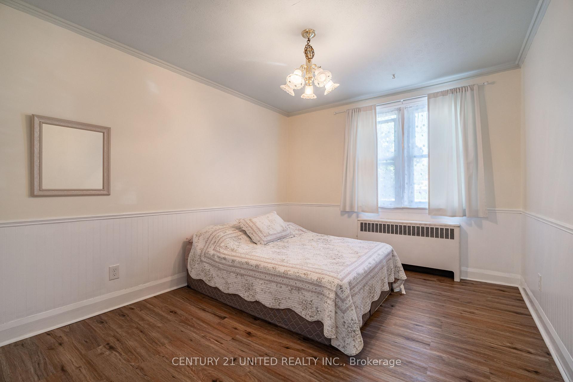 Photo 12 of 513 Parkhill Road W, Peterborough, Town Ward 3 — HOMEH