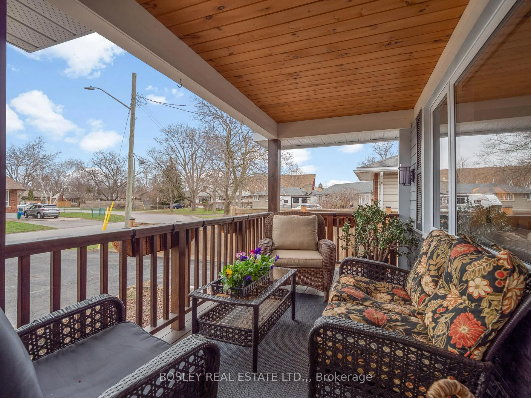 Photo 3 of 47 Albany Drive, St. Catharines, Lakeport — HOMEH
