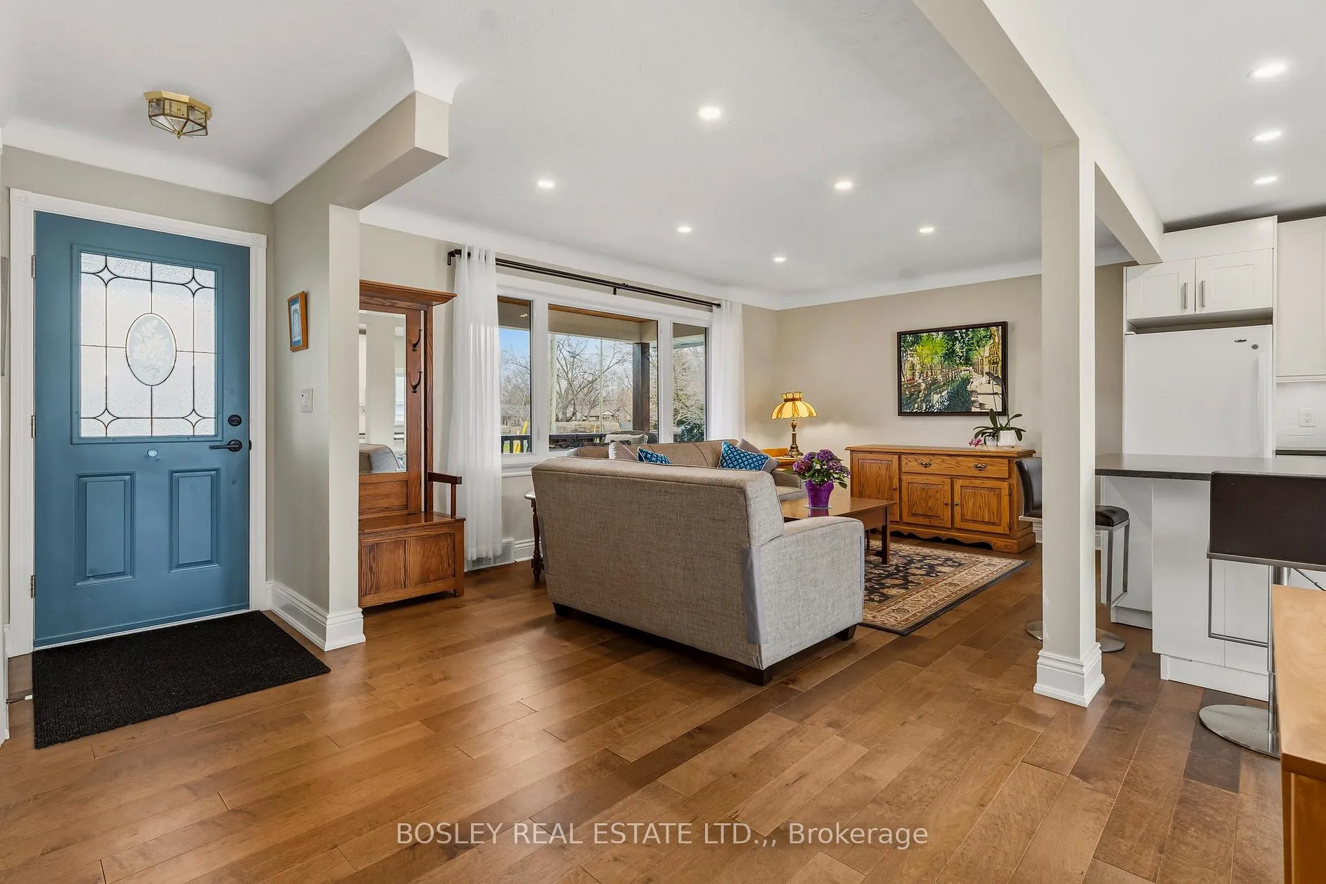 Photo 5 of 47 Albany Drive, St. Catharines, Lakeport — HOMEH