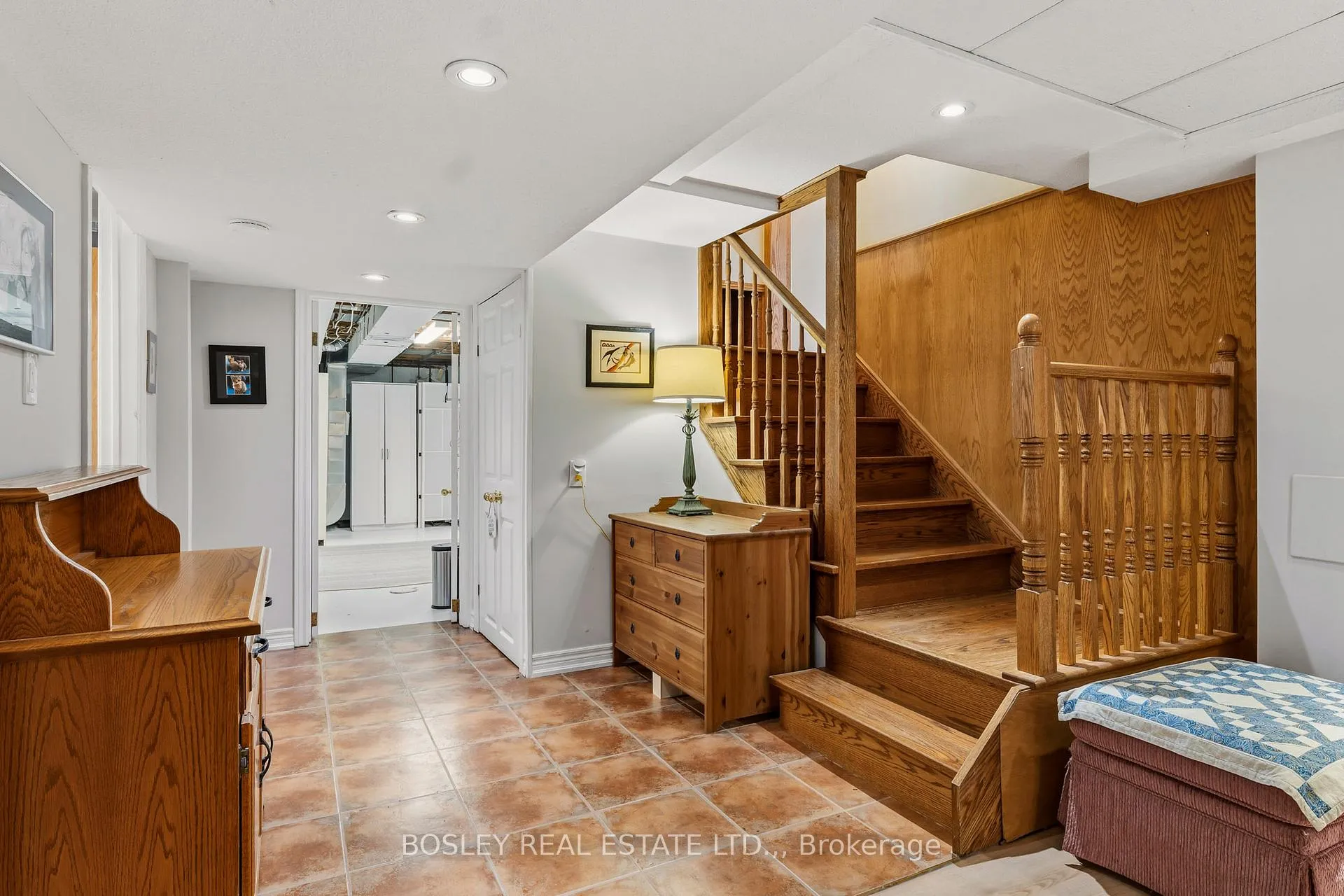 Photo 19 of 47 Albany Drive, St. Catharines, Lakeport — HOMEH
