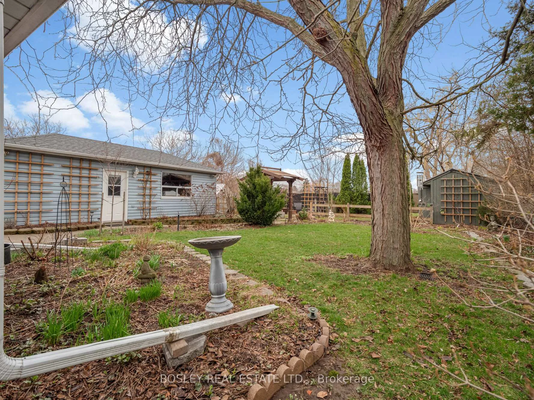 Photo 29 of 47 Albany Drive, St. Catharines, Lakeport — HOMEH