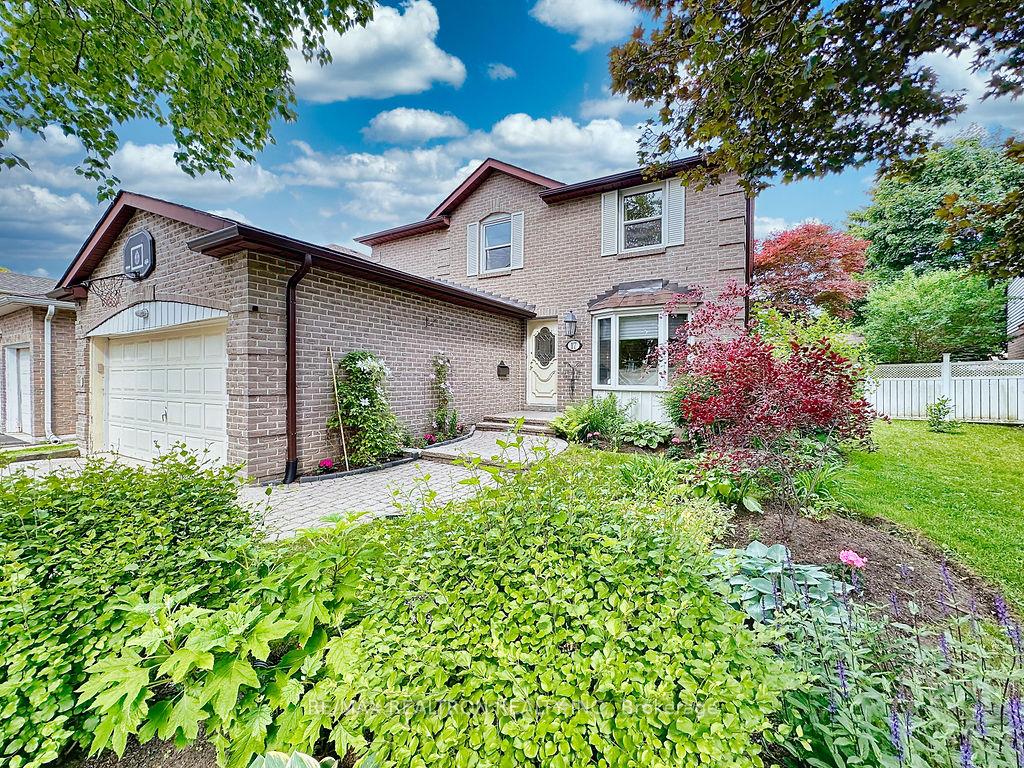 Photo 1 of 17 Colvin Crescent, Vaughan, Brownridge — HOMEH