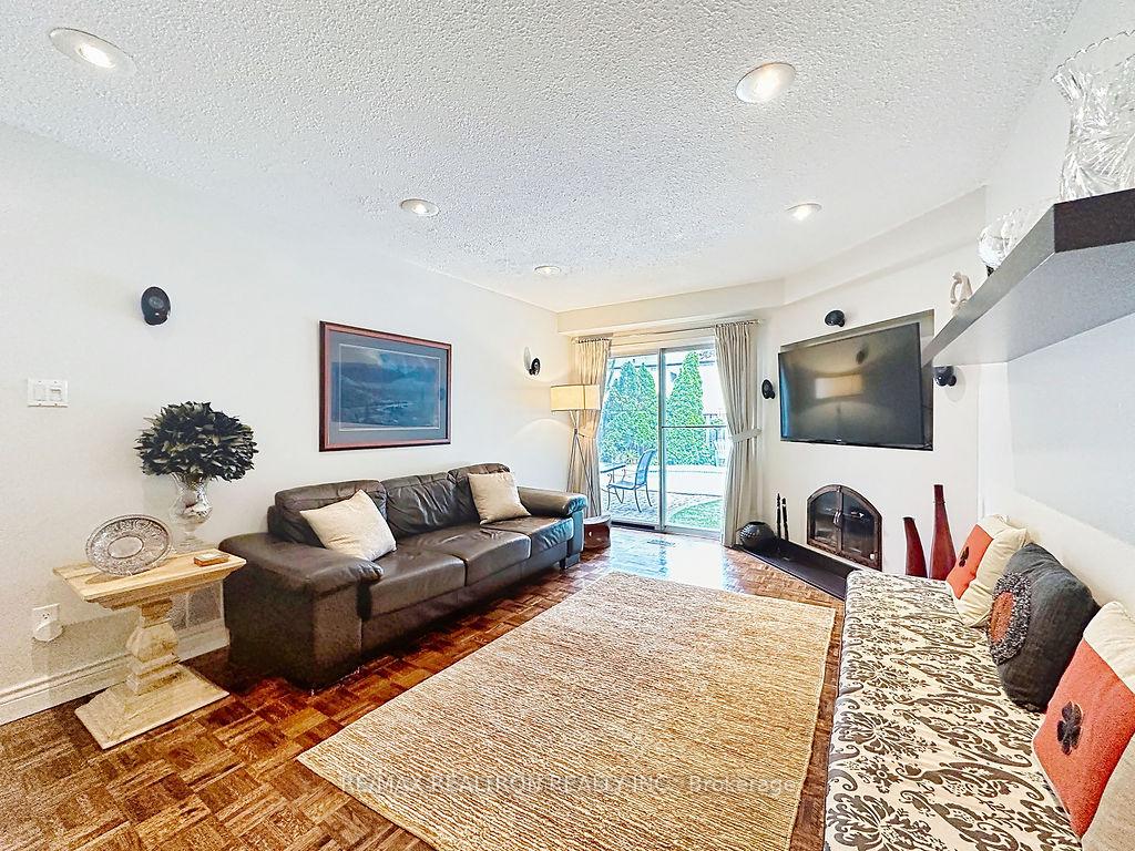 Photo 17 of 17 Colvin Crescent, Vaughan, Brownridge — HOMEH