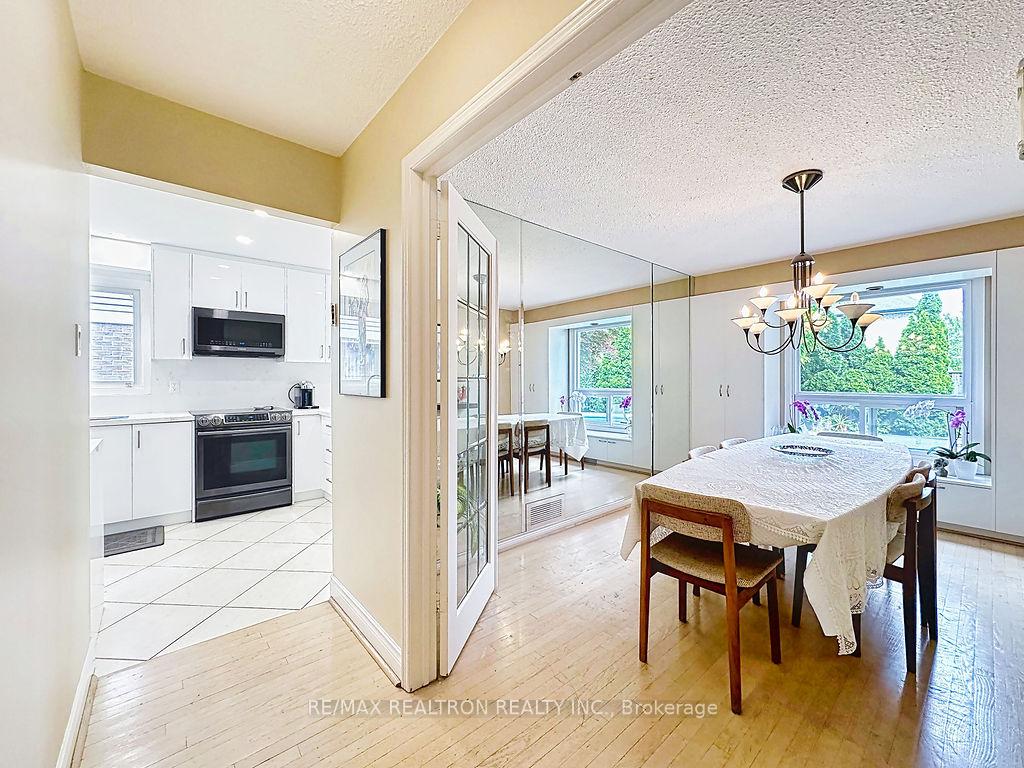 Photo 20 of 17 Colvin Crescent, Vaughan, Brownridge — HOMEH