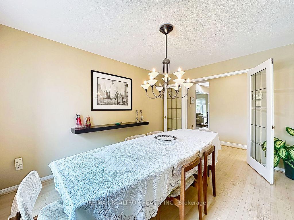 Photo 22 of 17 Colvin Crescent, Vaughan, Brownridge — HOMEH