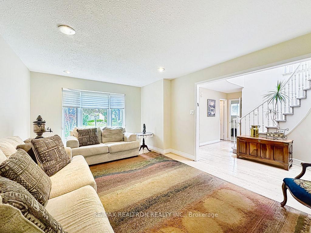 Photo 26 of 17 Colvin Crescent, Vaughan, Brownridge — HOMEH