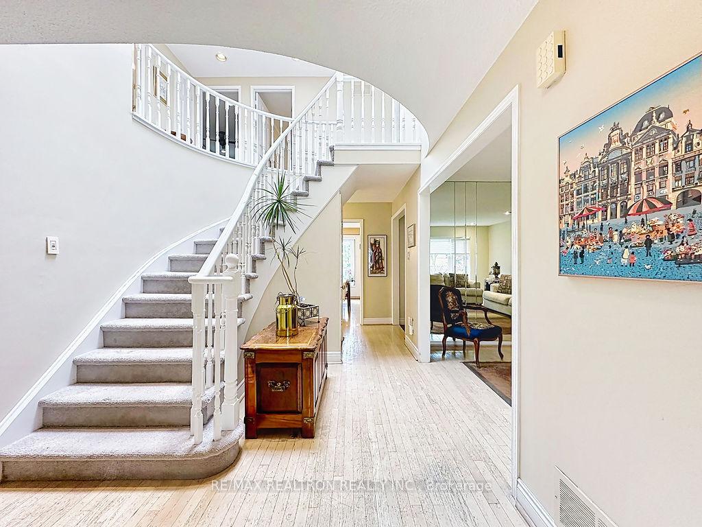 Photo 27 of 17 Colvin Crescent, Vaughan, Brownridge — HOMEH
