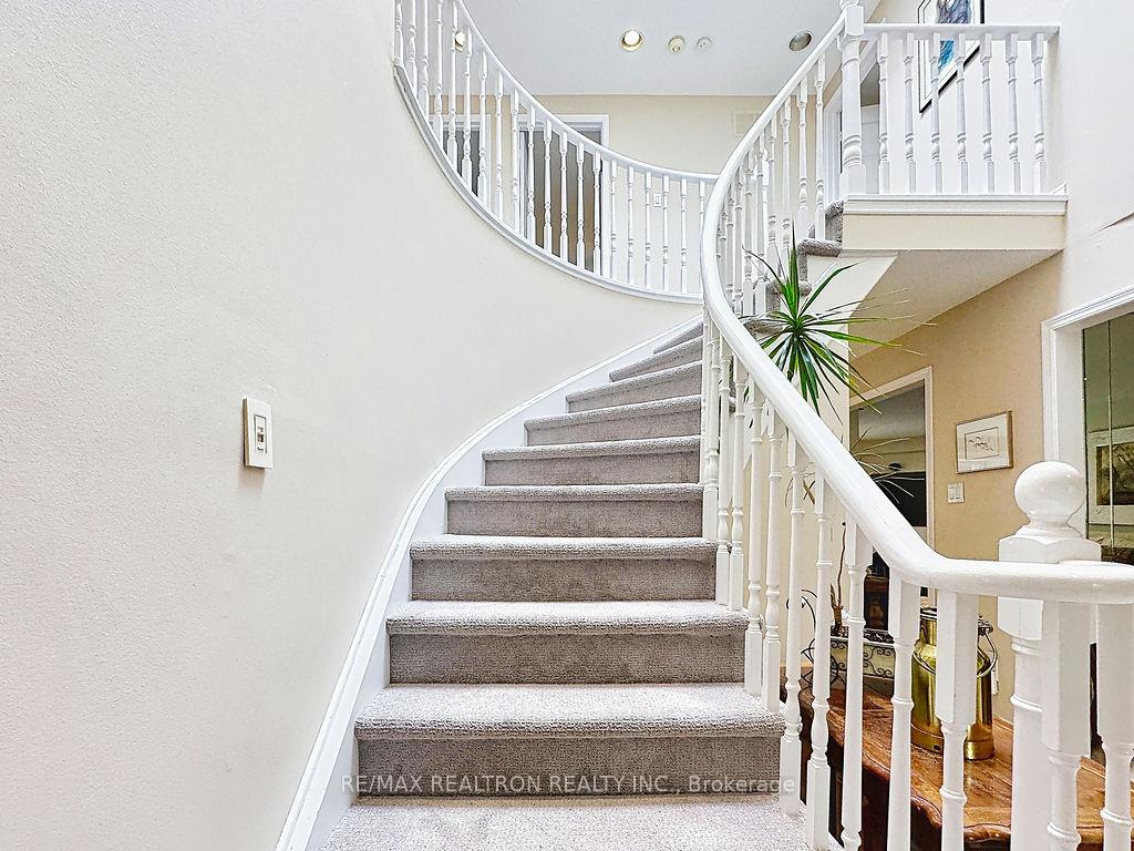 Photo 28 of 17 Colvin Crescent, Vaughan, Brownridge — HOMEH
