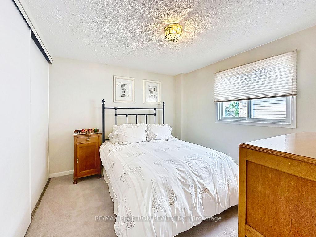 Photo 30 of 17 Colvin Crescent, Vaughan, Brownridge — HOMEH