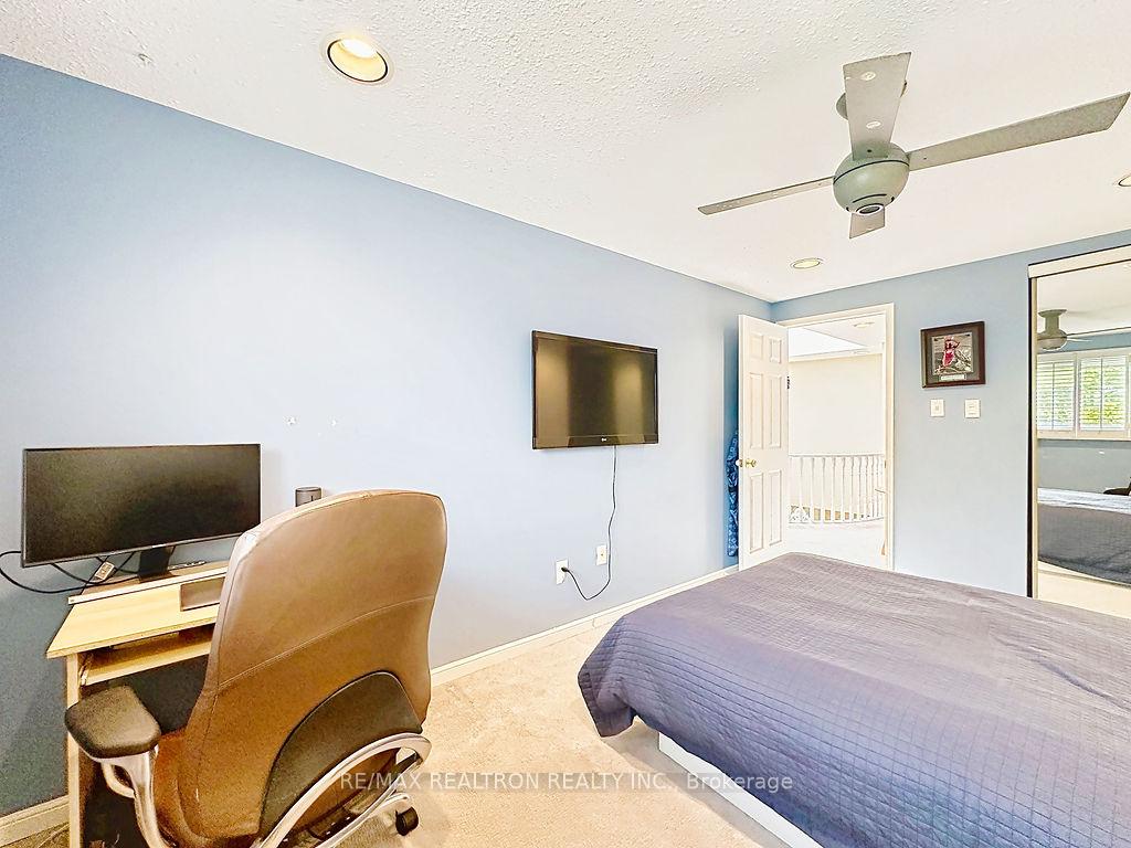 Photo 33 of 17 Colvin Crescent, Vaughan, Brownridge — HOMEH