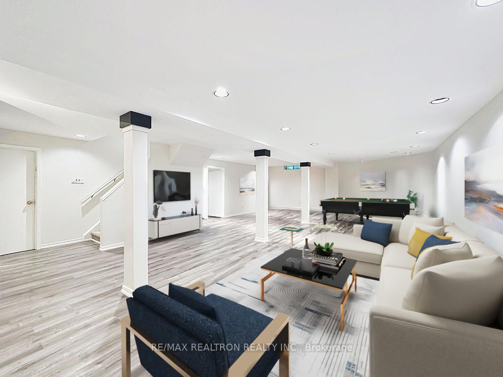 Photo 42 of 17 Colvin Crescent, Vaughan, Brownridge — HOMEH