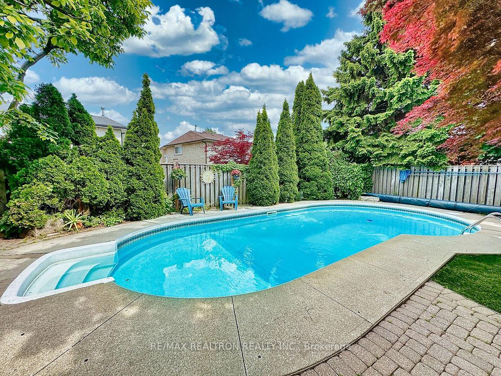 Photo 48 of 17 Colvin Crescent, Vaughan, Brownridge — HOMEH