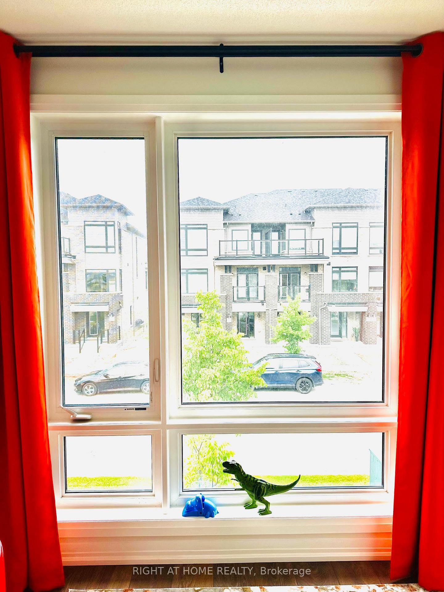 Photo 11 of 6 Klein Way E, Whitby, Taunton North — HOMEH