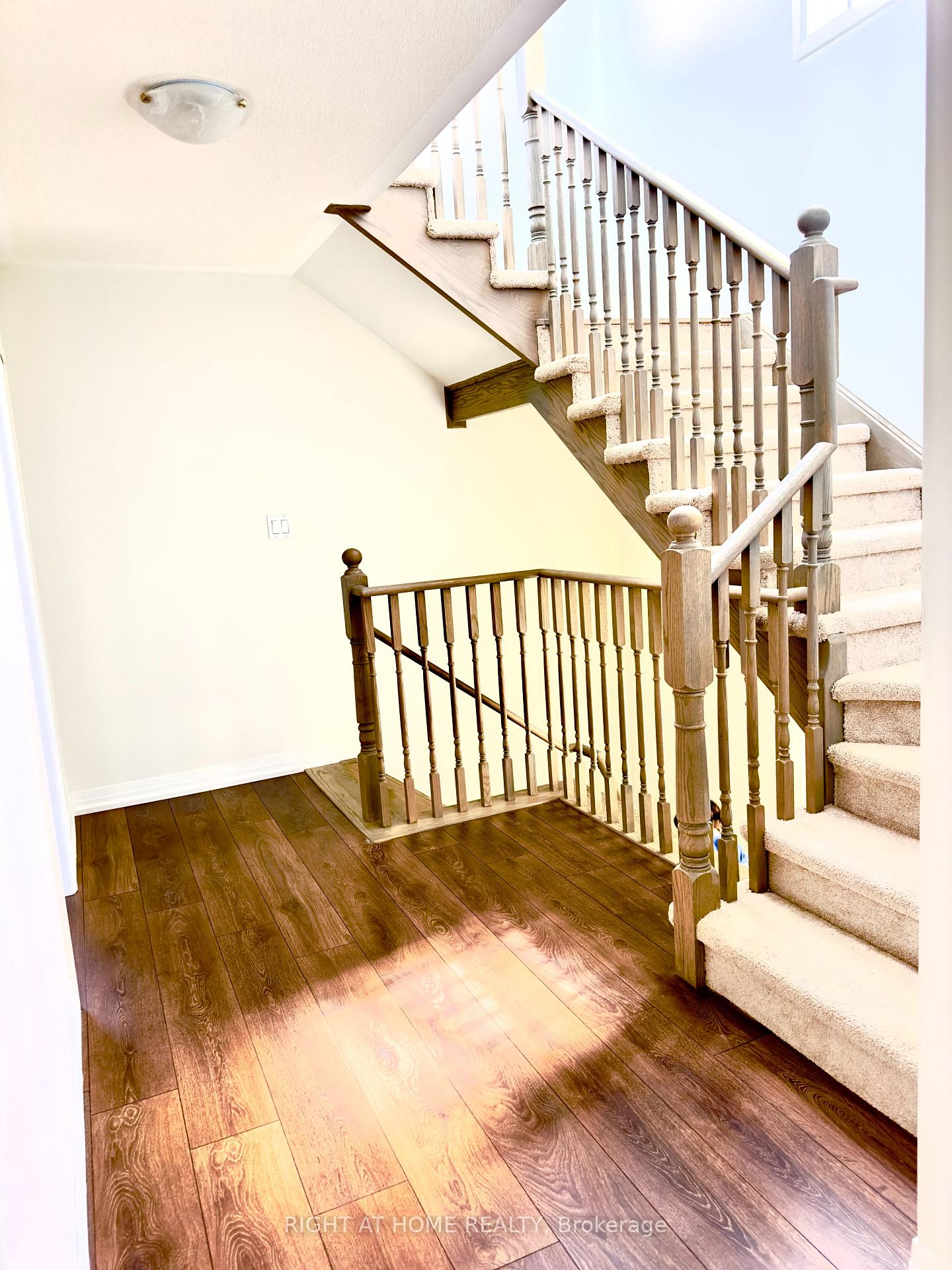 Photo 15 of 6 Klein Way E, Whitby, Taunton North — HOMEH