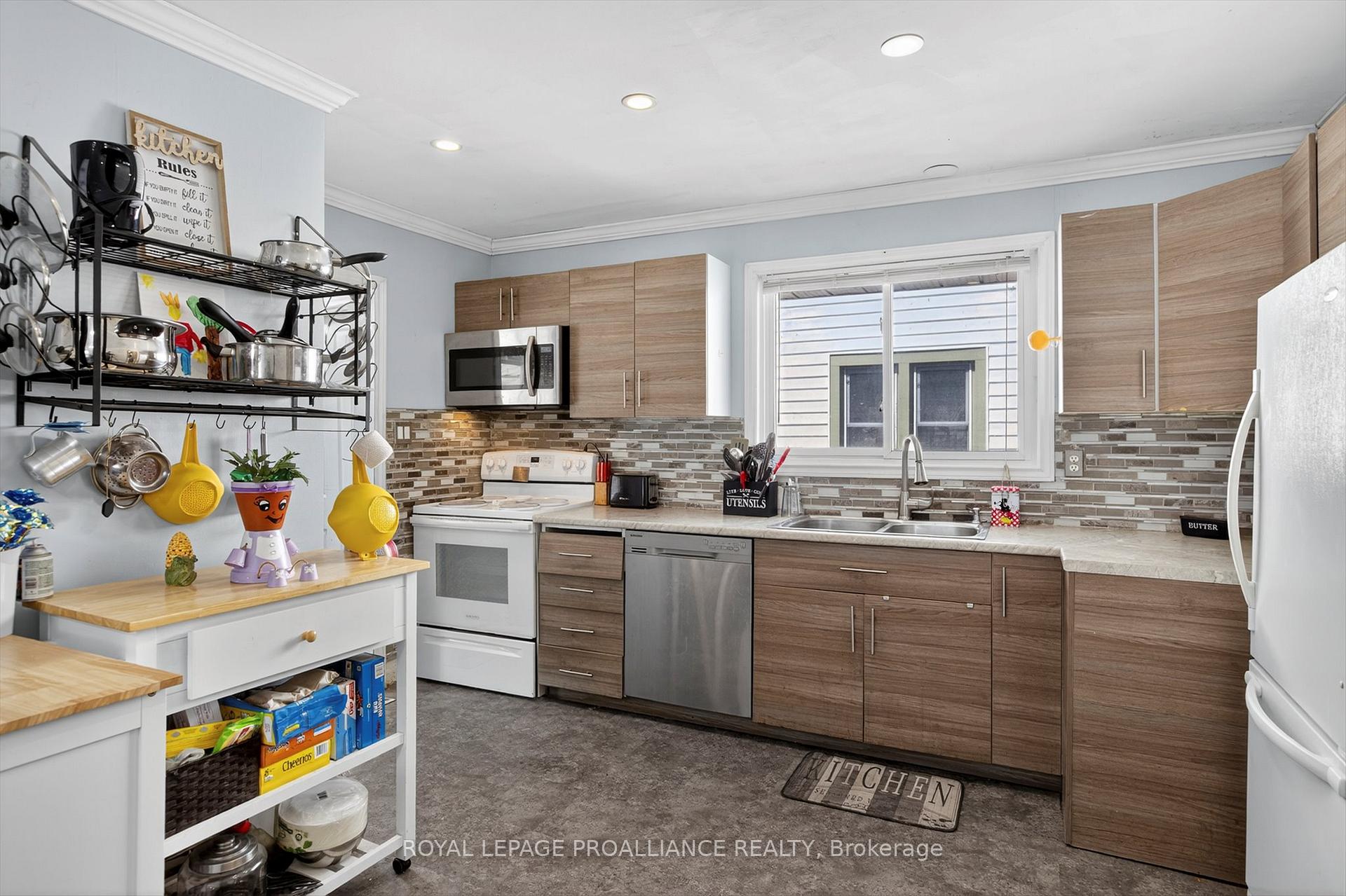 Photo 15 of 496 Cross Street, Peterborough, Town Ward 3 — HOMEH