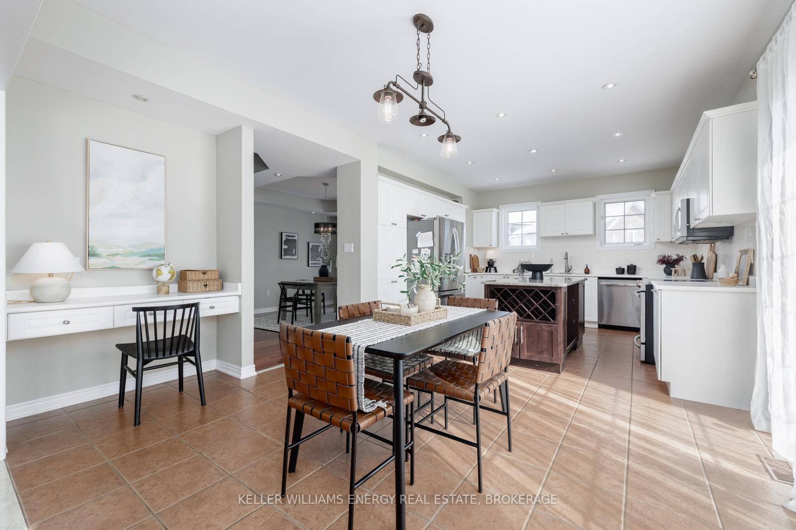 Photo 10 of 1091 Windrush Drive, Oshawa, Taunton — HOMEH