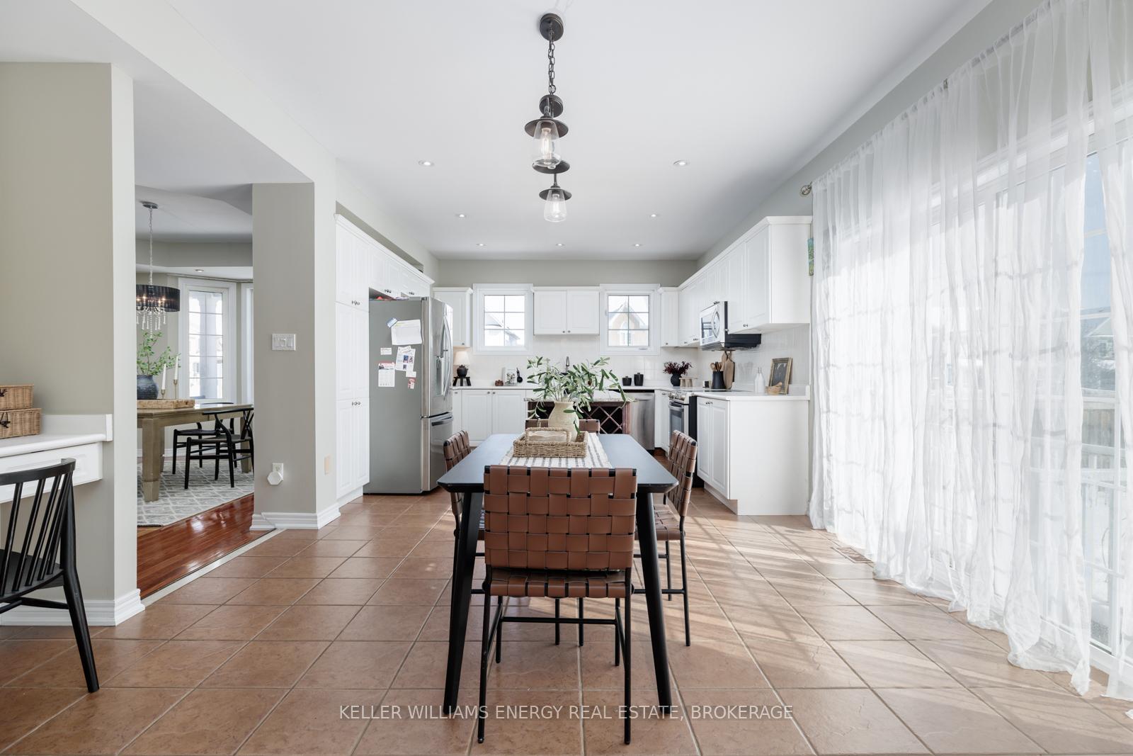 Photo 11 of 1091 Windrush Drive, Oshawa, Taunton — HOMEH