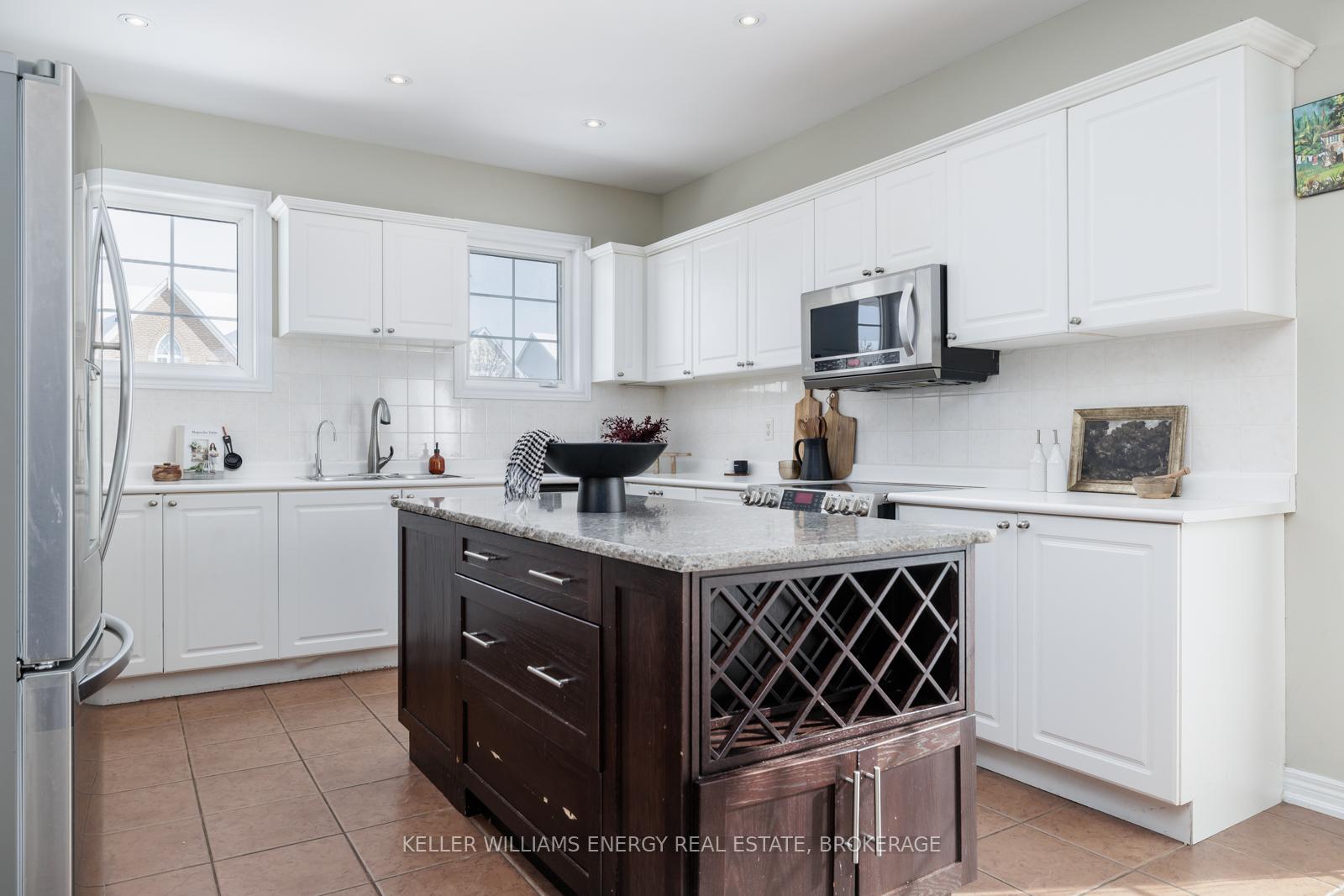 Photo 12 of 1091 Windrush Drive, Oshawa, Taunton — HOMEH
