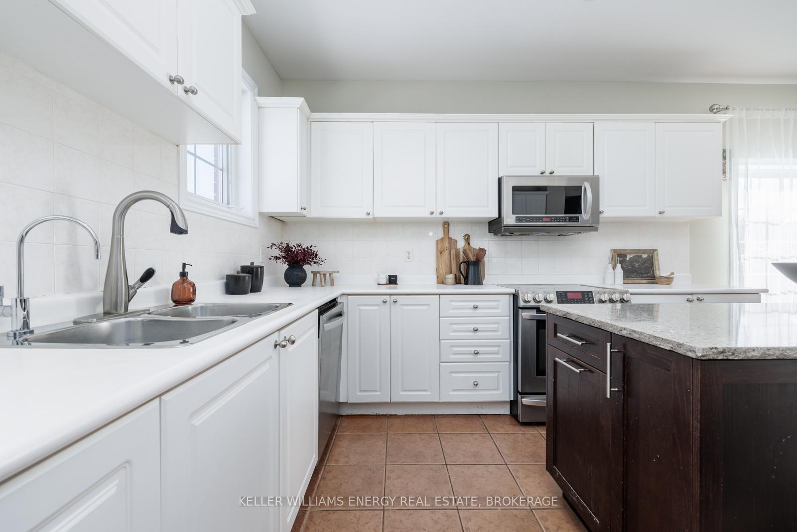 Photo 13 of 1091 Windrush Drive, Oshawa, Taunton — HOMEH