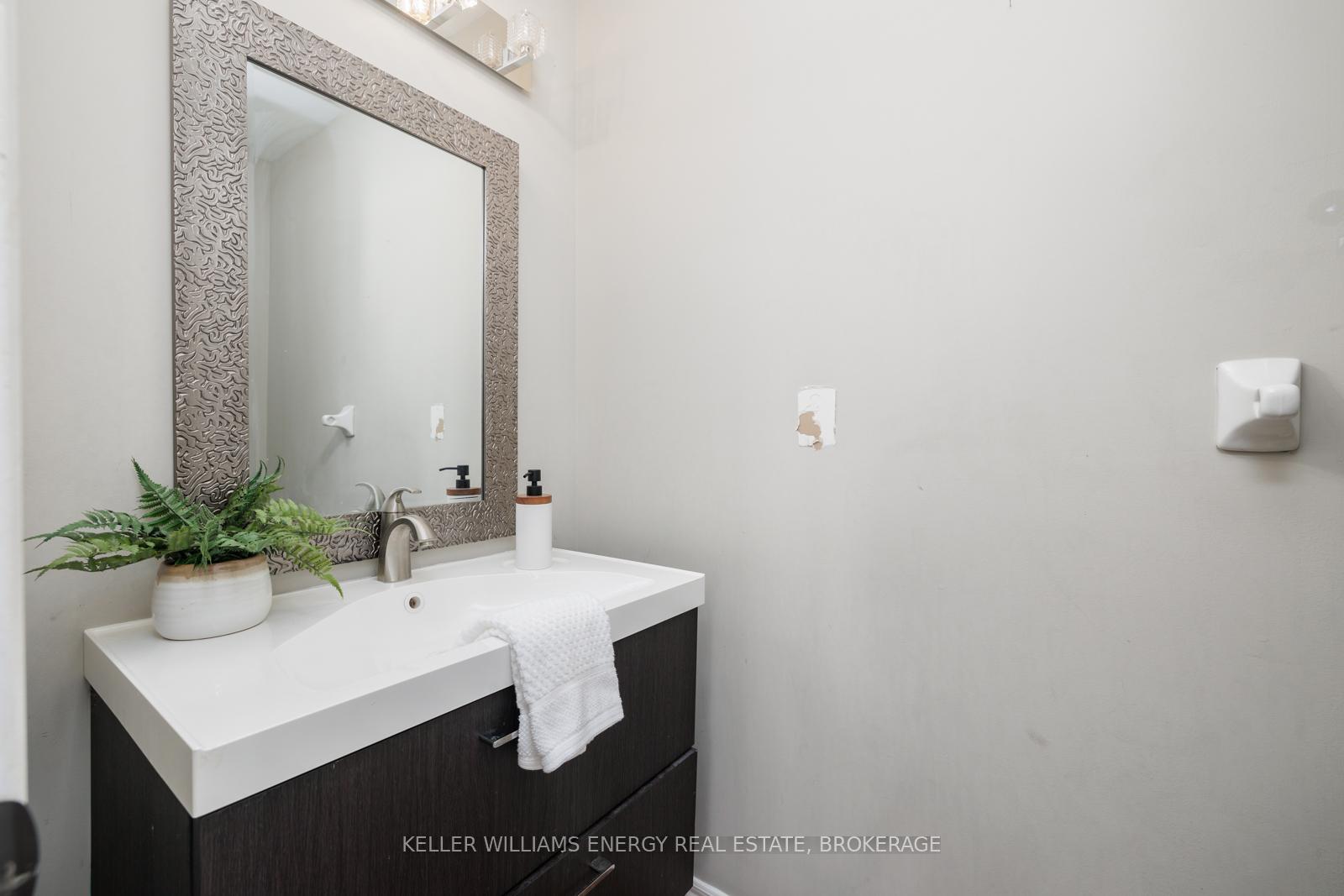 Photo 20 of 1091 Windrush Drive, Oshawa, Taunton — HOMEH