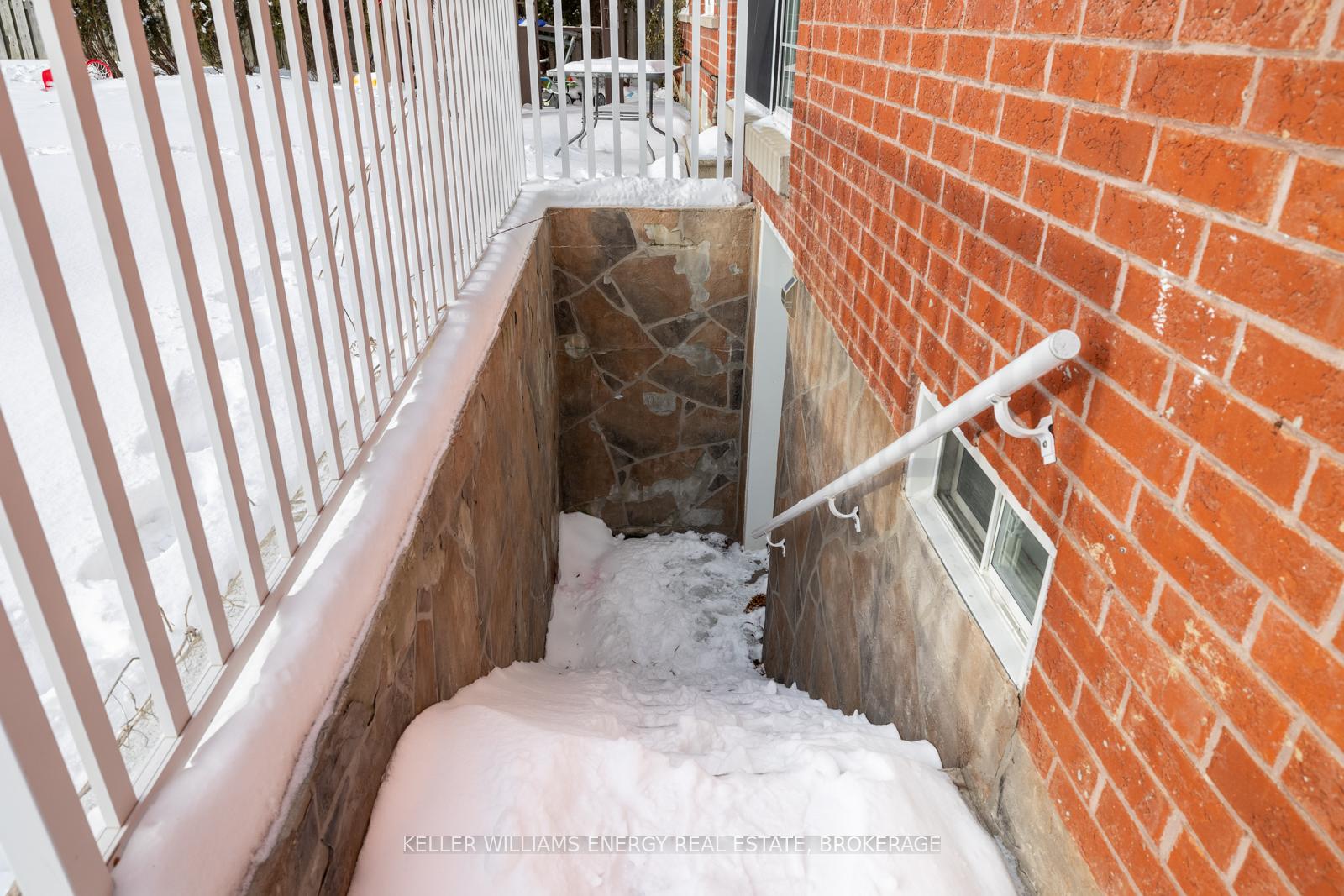 Photo 34 of 1091 Windrush Drive, Oshawa, Taunton — HOMEH