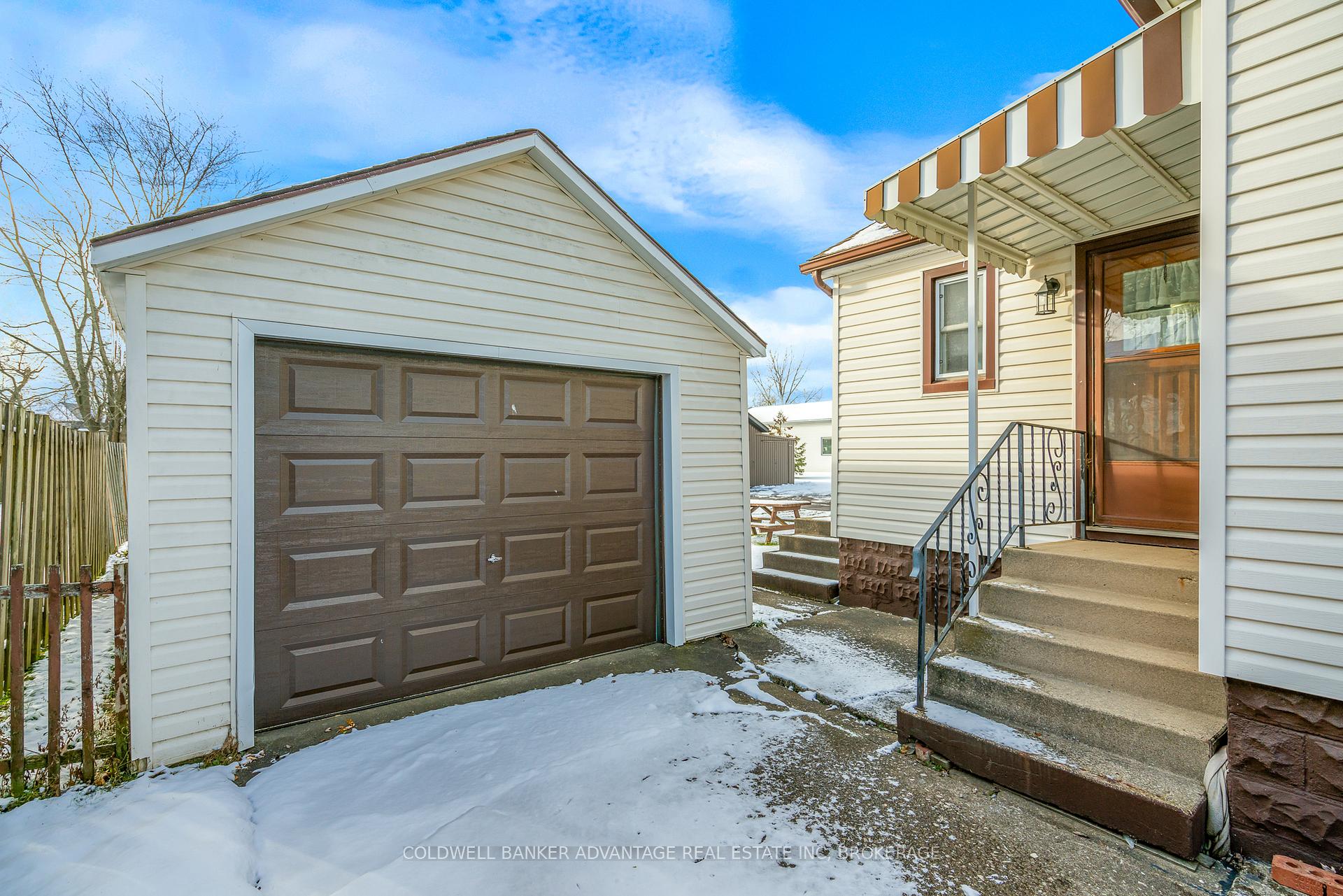 Photo 7 of 1040 Ontario Road, Welland, Lincoln/Crowland — HOMEH