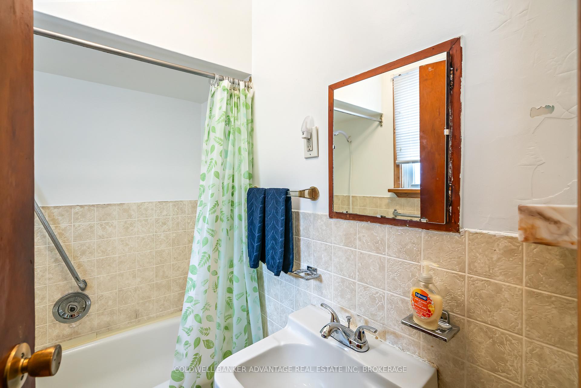Photo 18 of 1040 Ontario Road, Welland, Lincoln/Crowland — HOMEH
