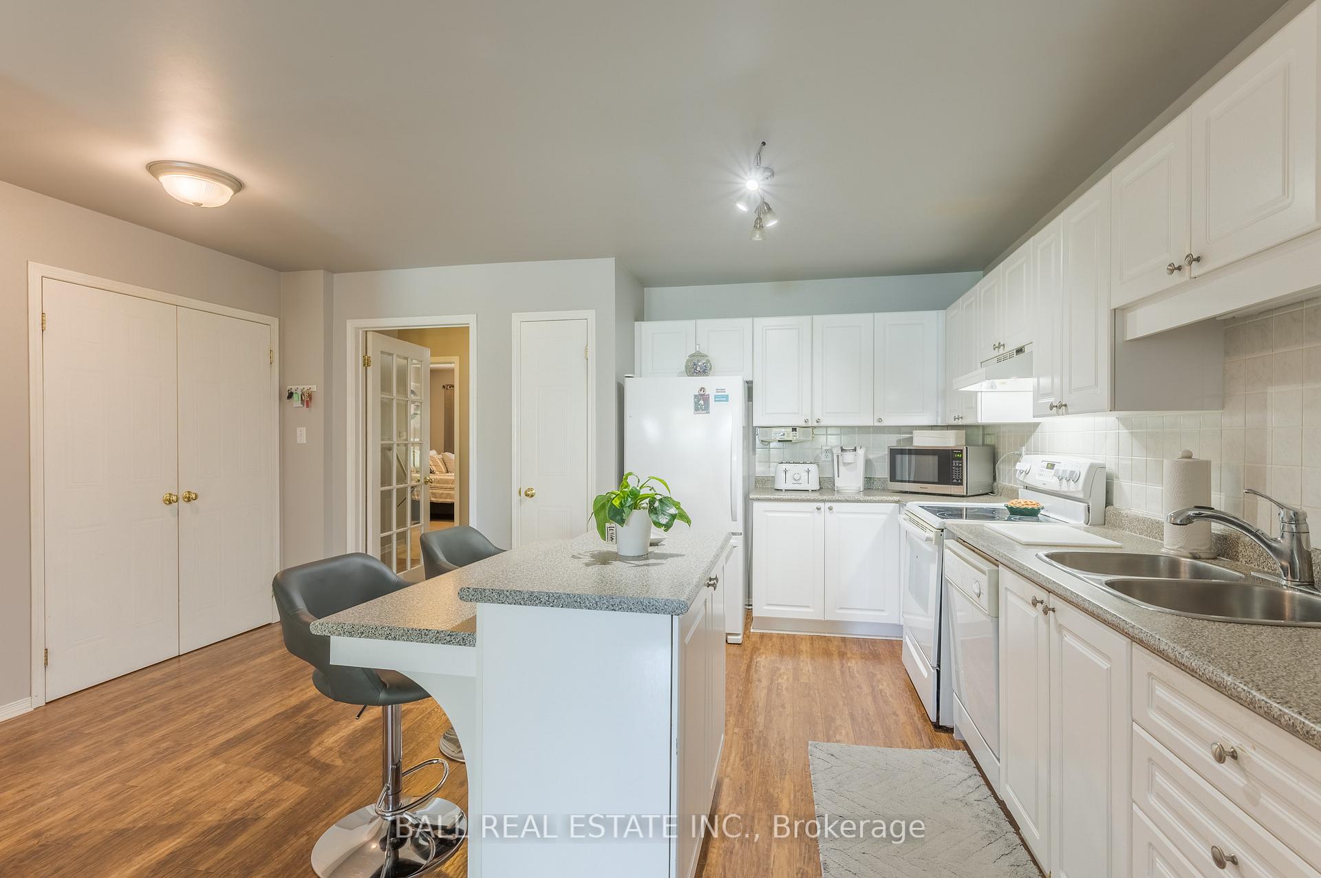 Photo 7 of 3014 Westridge Boulevard, Peterborough, Monaghan Ward 2 — HOMEH