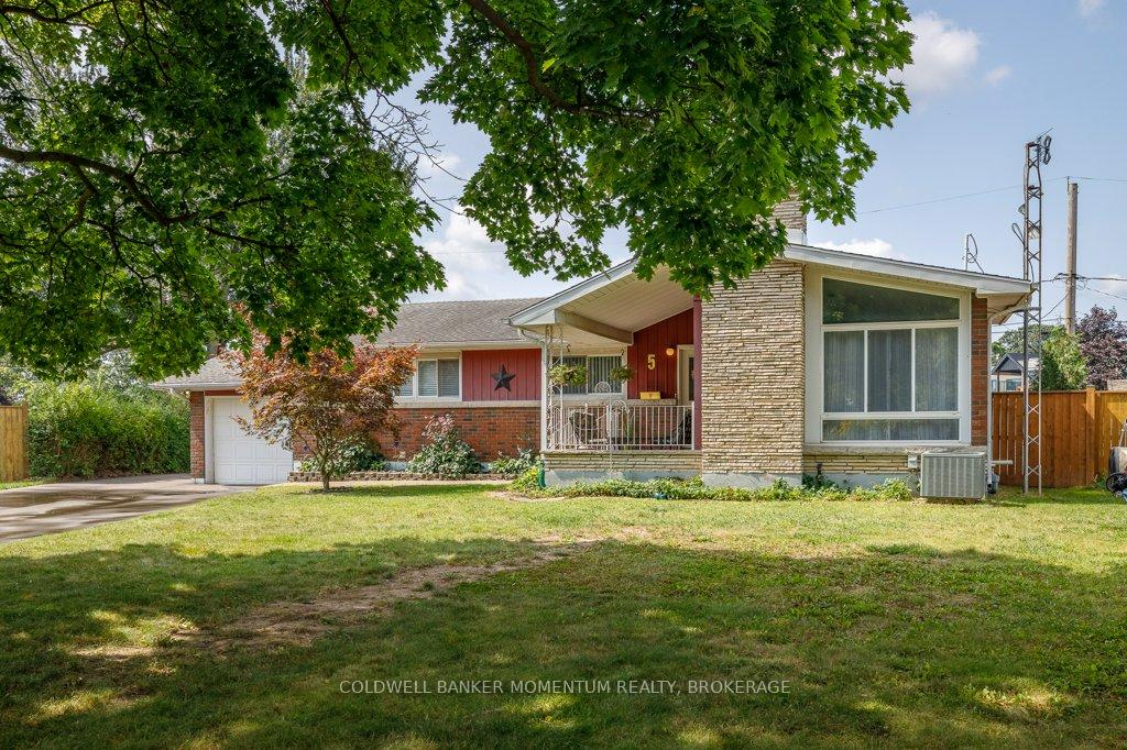 Photo 1 of 5 Claremount Circle, Welland, Prince Charles — HOMEH