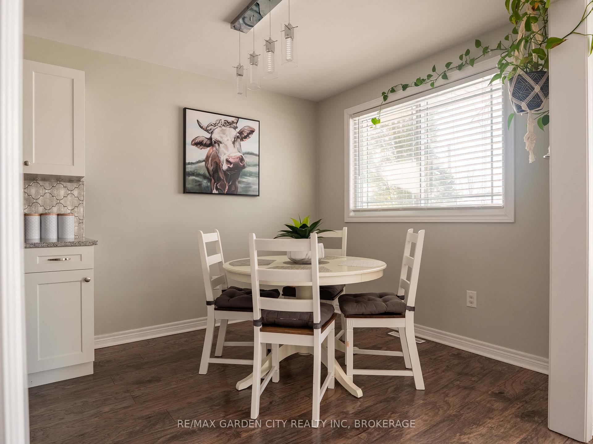 Photo 11 of 7 Memorial Park Drive, Welland, Lincoln/Crowland — HOMEH