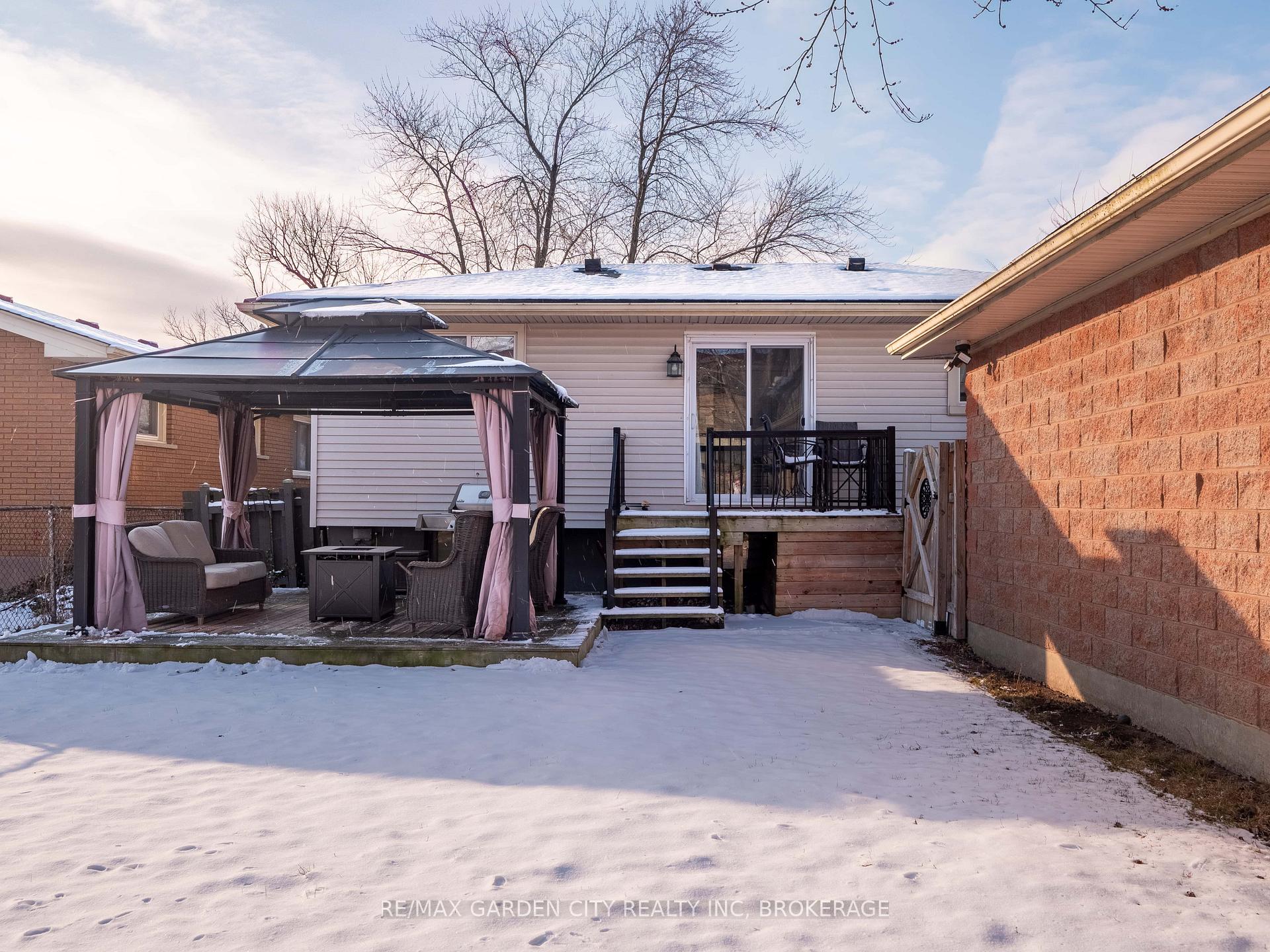Photo 26 of 7 Memorial Park Drive, Welland, Lincoln/Crowland — HOMEH